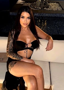 Stephanie Louise (Instagram)